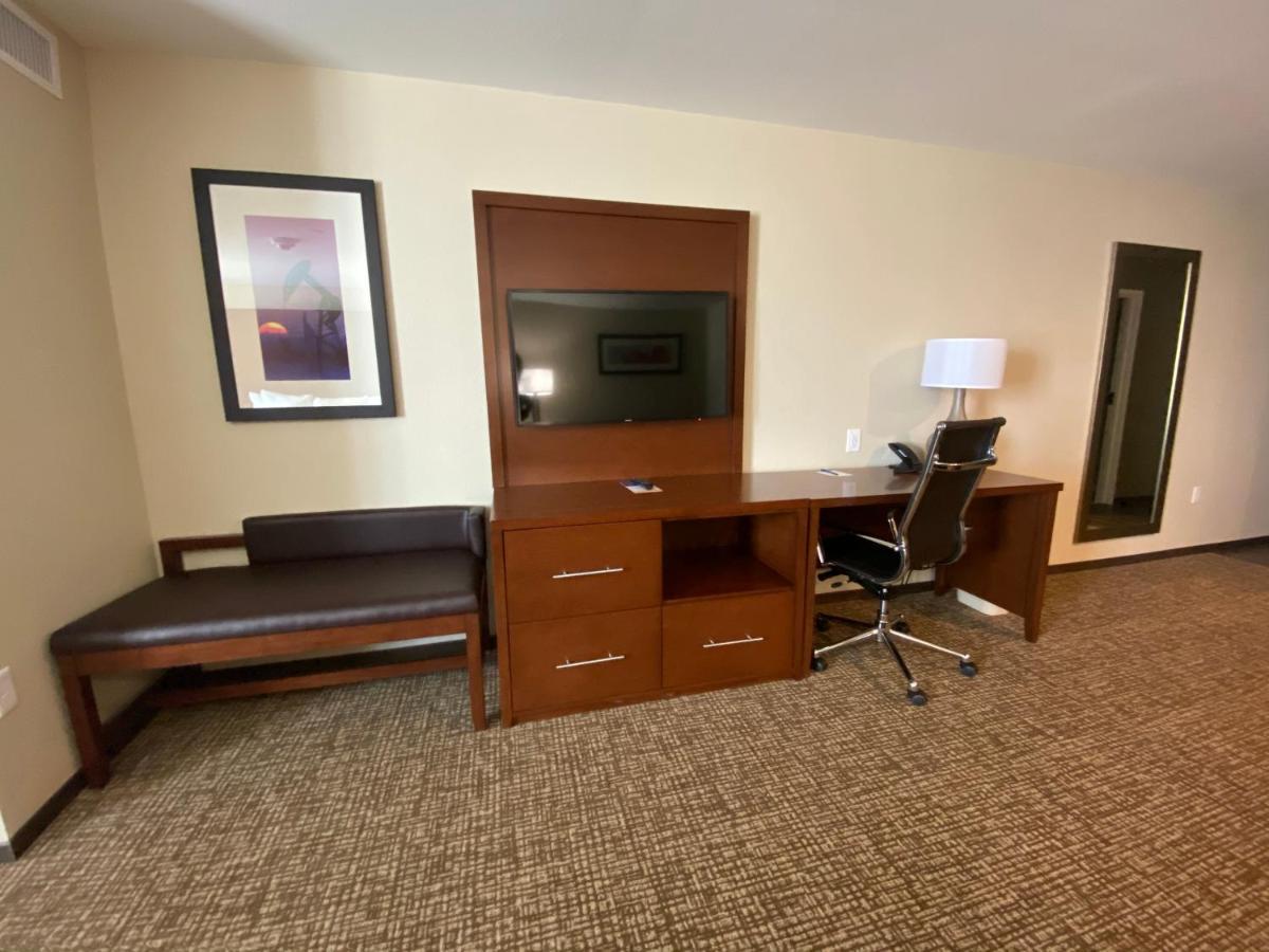 Comfort Suites Midland West Exteriör bild